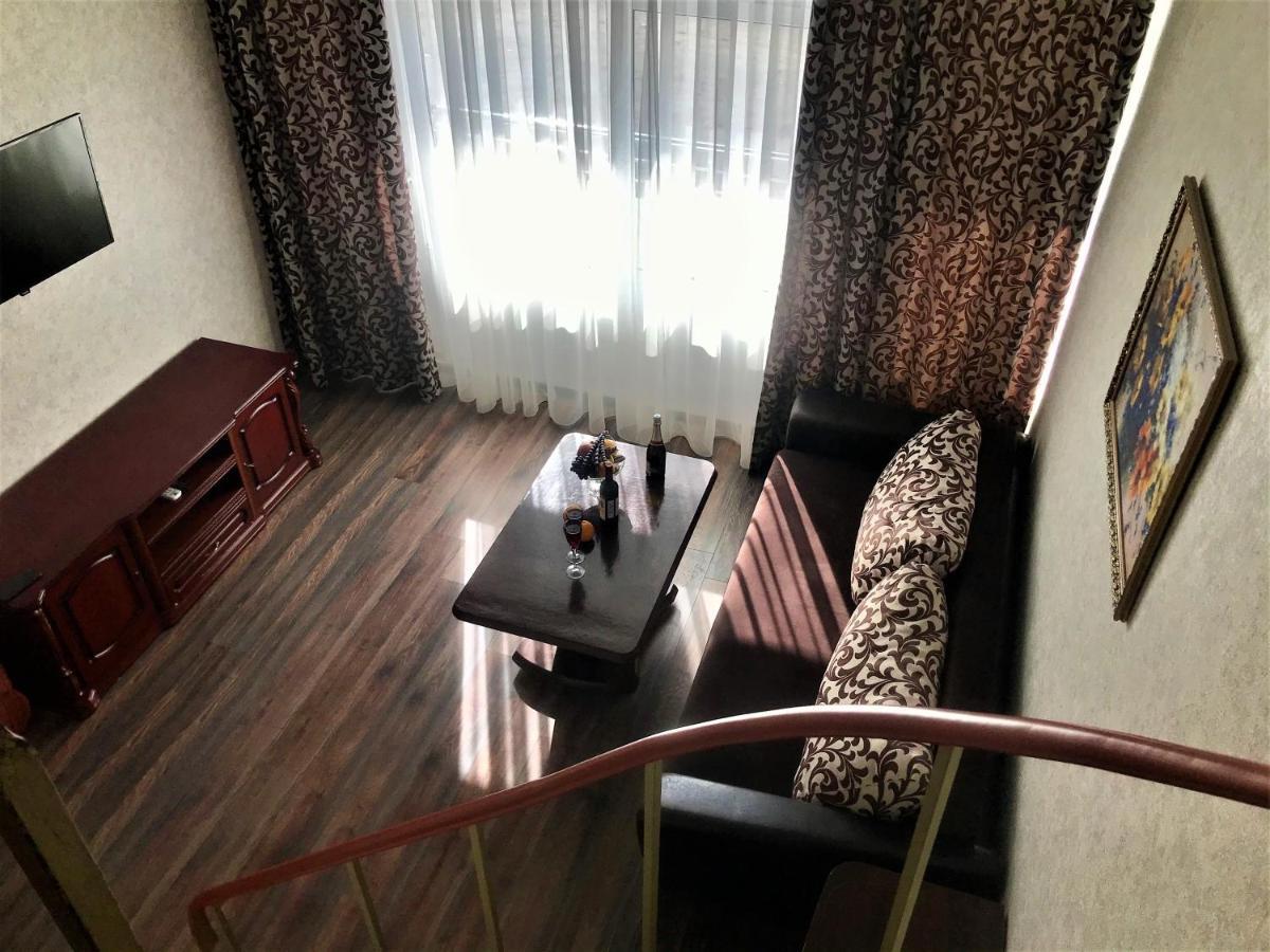 Мини-Отель Лучезарный Gagra Ngoại thất bức ảnh